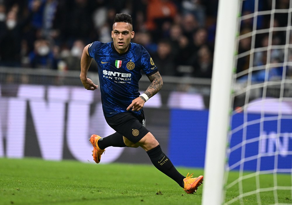 Continuing the sublimation momentum, in the 40th minute, the Argentinian striker marked the perfect match day with a double goal for Inter.